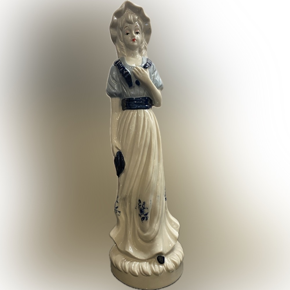 DELFT Antique Lady Female White & Blue Figurine Netherlands Unmarked- RARE